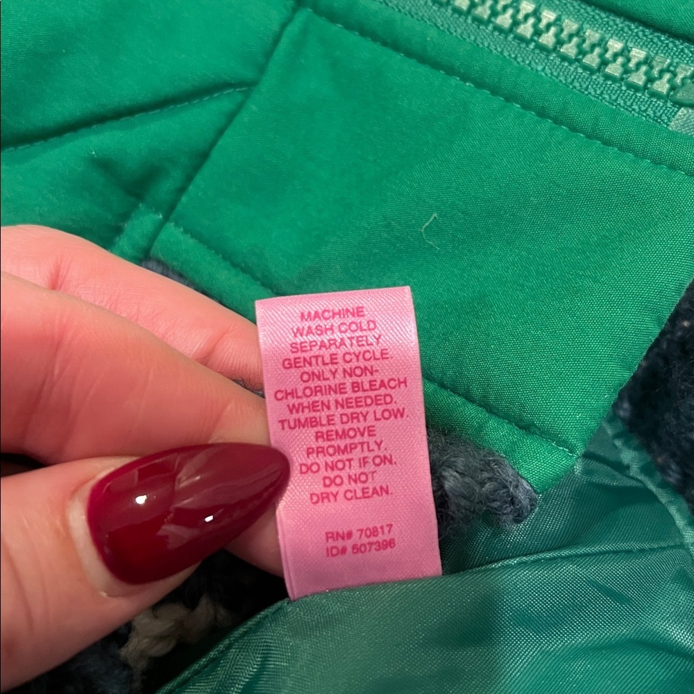 Victoria's Secret TRUE PINK LOVE Down Puffer zip Vest collegiate green NEW M/L - Picture 6 of 8